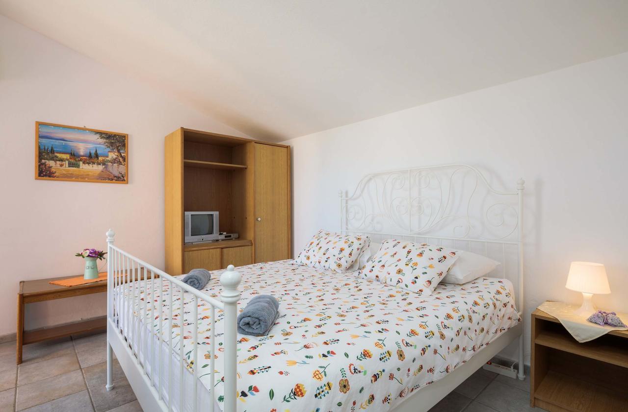 Apartments Loncar Seget Vranjica Bagian luar foto